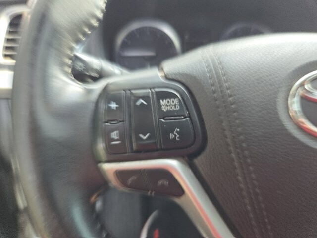 2018 Toyota Highlander in Virginia Beach, VA 23464 - 18051335 23