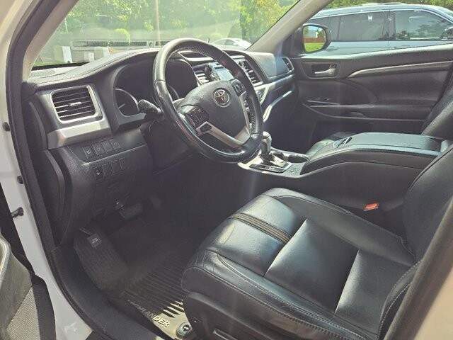 2018 Toyota Highlander in Virginia Beach, VA 23464 - 18051335 11