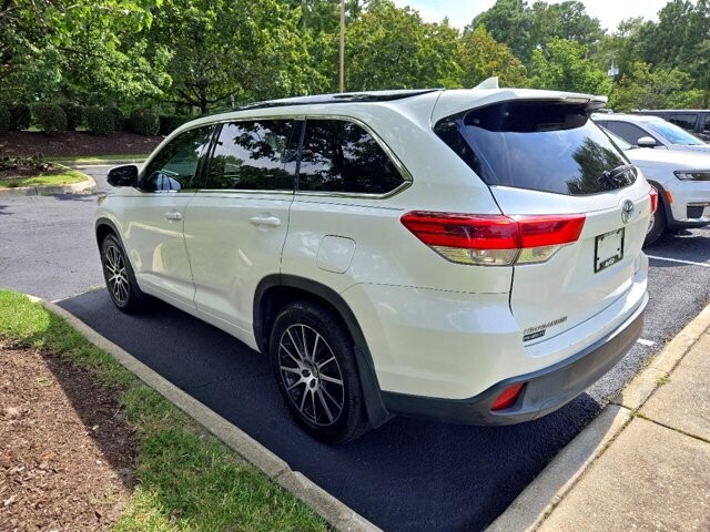 2018 Toyota Highlander in Virginia Beach, VA 23464 - 18051335 5