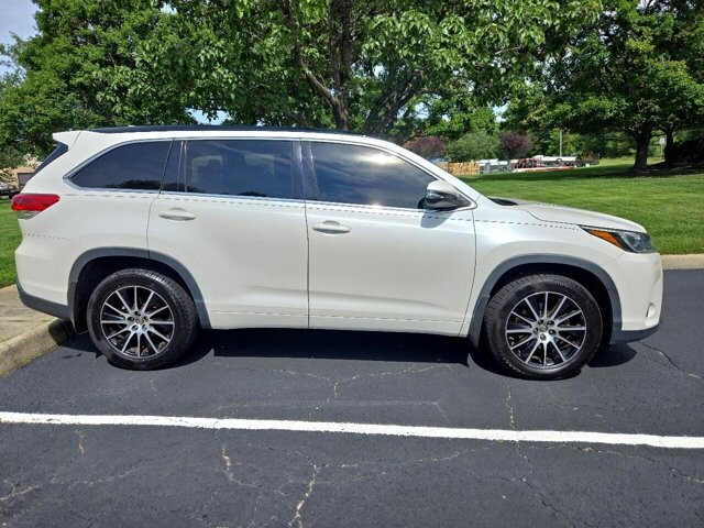 2018 Toyota Highlander in Virginia Beach, VA 23464 - 18051335 26