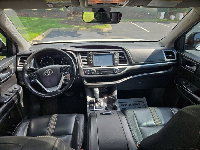 2018 Toyota Highlander in Virginia Beach, VA 23464 - 18051335 17