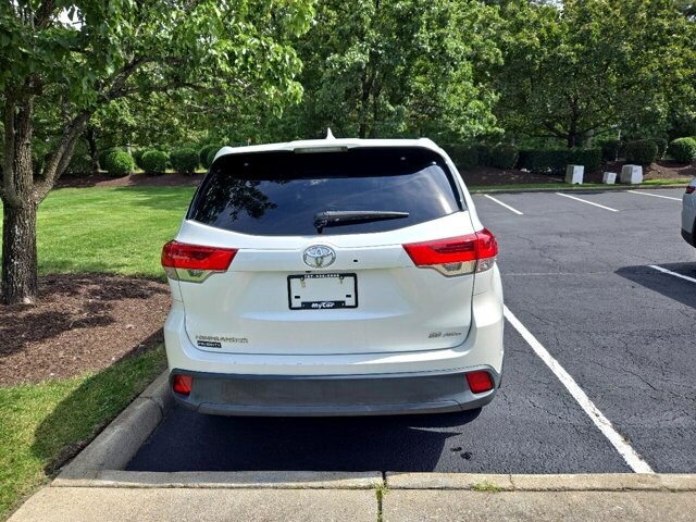 2018 Toyota Highlander in Virginia Beach, VA 23464 - 18051335 4