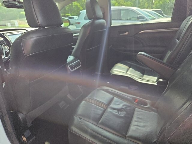 2018 Toyota Highlander in Virginia Beach, VA 23464 - 18051335 15