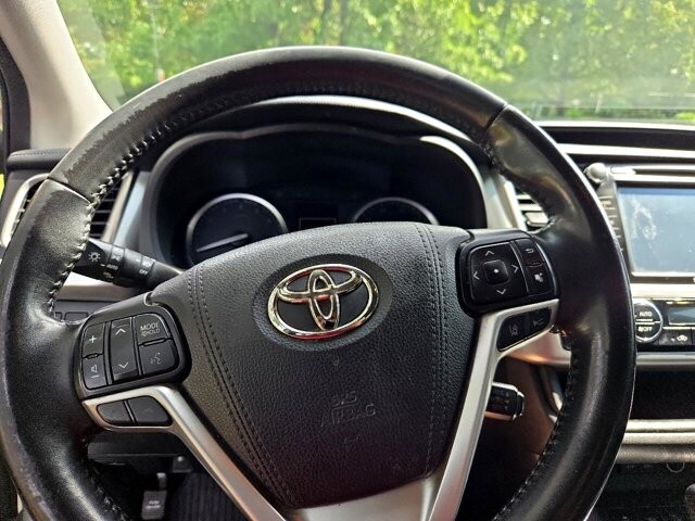 2018 Toyota Highlander in Virginia Beach, VA 23464 - 18051335 31