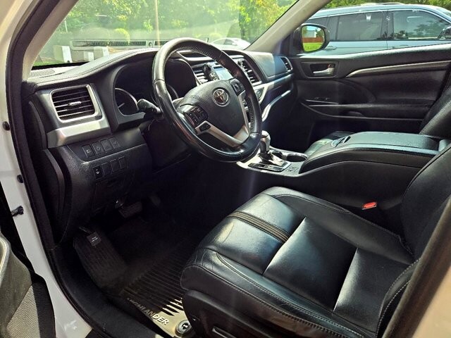 2018 Toyota Highlander in Virginia Beach, VA 23464 - 18051335 30