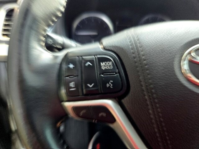 2018 Toyota Highlander in Virginia Beach, VA 23464 - 18051335 36