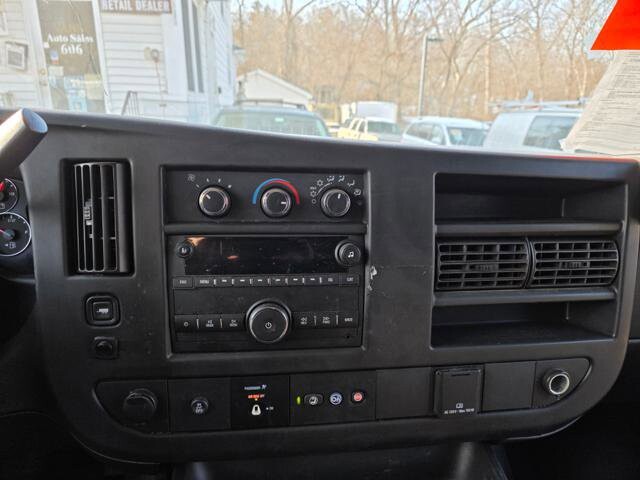 2018 Chevrolet Express 2500 in Blauvelt, NY 10913 - 18051359 17