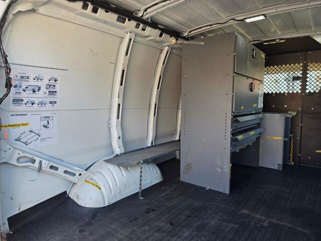 2018 Chevrolet Express 2500 in Blauvelt, NY 10913 - 18051359 37