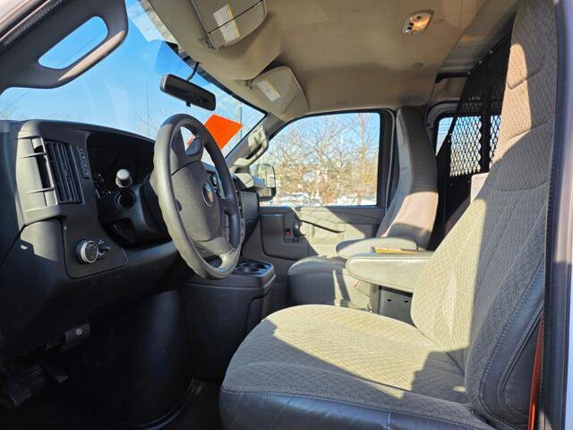 2018 Chevrolet Express 2500 in Blauvelt, NY 10913 - 18051359 11
