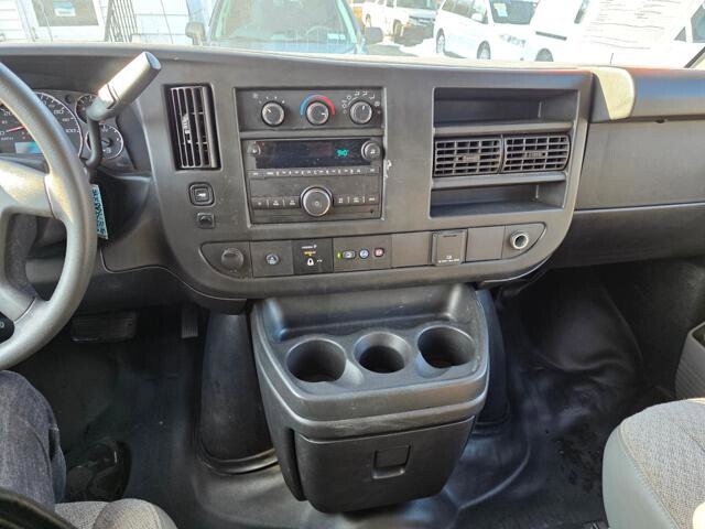 2018 Chevrolet Express 2500 in Blauvelt, NY 10913 - 18051359 16