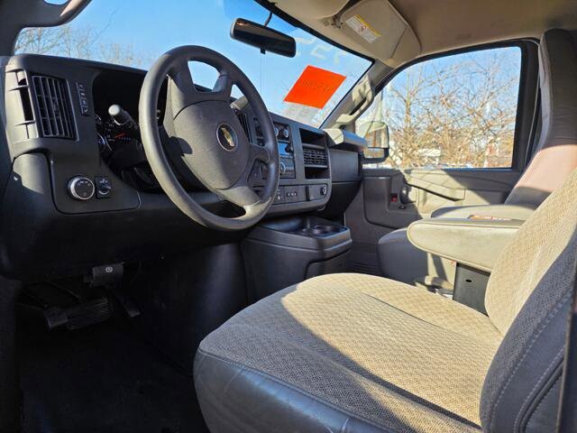 2018 Chevrolet Express 2500 in Blauvelt, NY 10913 - 18051359 10