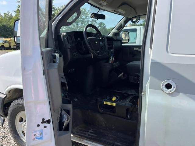 2018 Chevrolet Express 2500 in Blauvelt, NY 10913 - 18051359 59