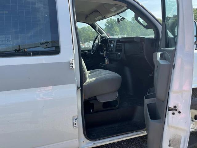 2018 Chevrolet Express 2500 in Blauvelt, NY 10913 - 18051359 60