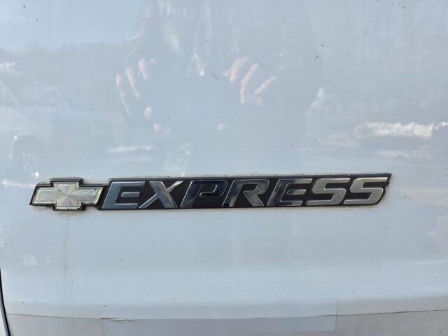 2018 Chevrolet Express 2500 in Blauvelt, NY 10913 - 18051359 43