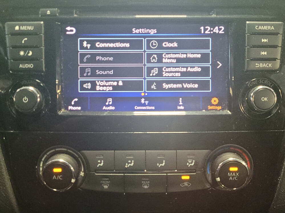 2019 Nissan Rogue Sport in Wilmington, NC 28405 - 18051454 25