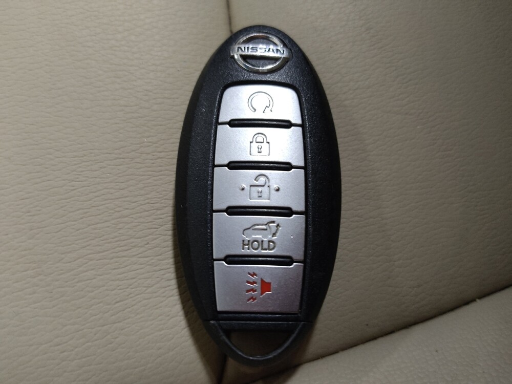 2015 Nissan Pathfinder in Columbia, SC 29210 - 18051488 32