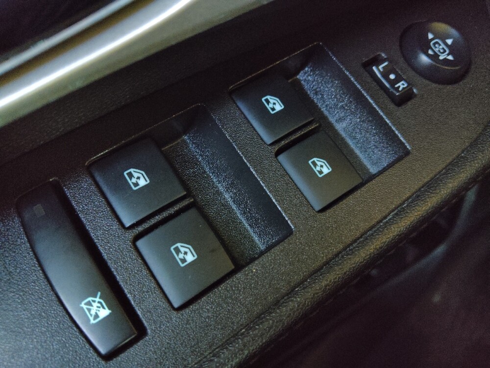 2017 Chevrolet Equinox in Corpus Christi, TX 78412 - 18051503 27