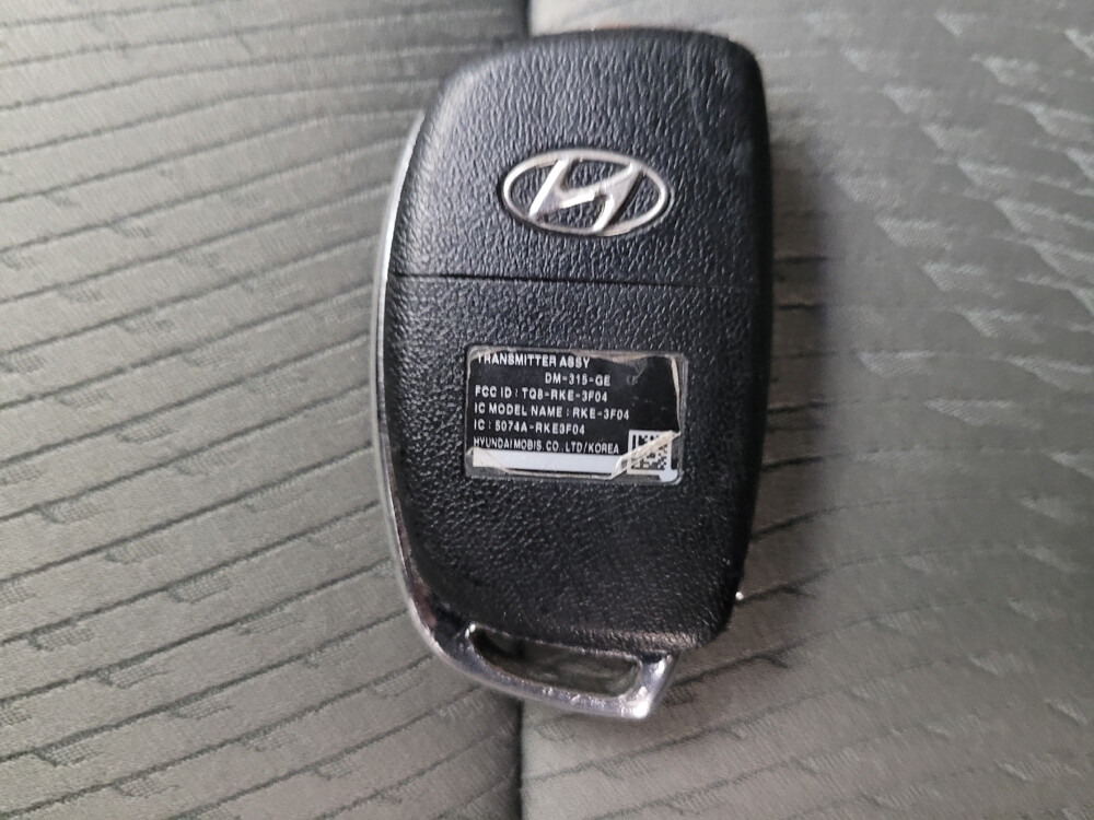 2013 Hyundai Santa Fe in Eastpointe, MI 48021 - 18051571 32