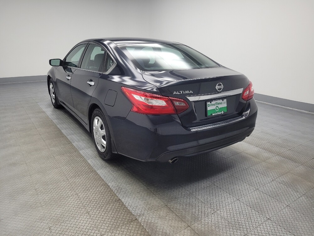 2017 Nissan Altima in Indianapolis, IN 46219 - 18051577 5