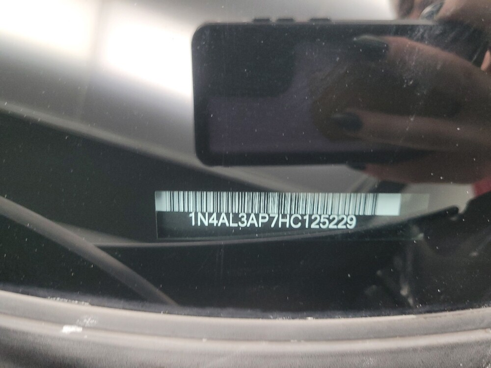 2017 Nissan Altima in Indianapolis, IN 46219 - 18051577 33