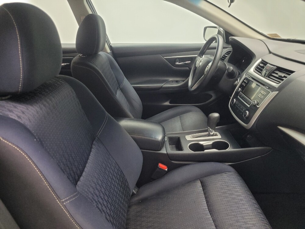 2017 Nissan Altima in Indianapolis, IN 46219 - 18051577 21