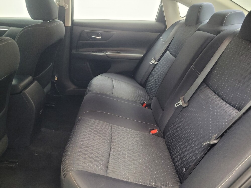 2017 Nissan Altima in Indianapolis, IN 46219 - 18051577 18