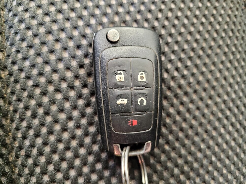 2016 Chevrolet Equinox in Cincinnati, OH 45255 - 18051601 32