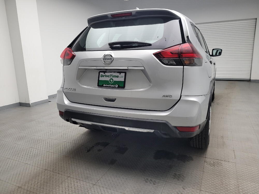 2018 Nissan Rogue in Taylor, MI 48180 - 18051675 7