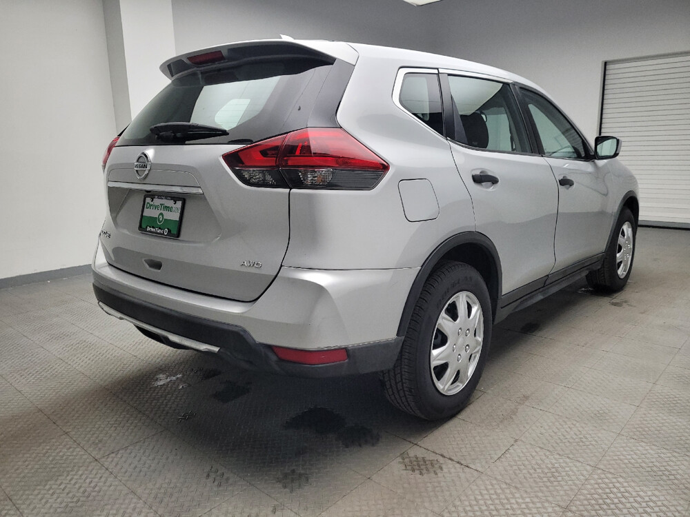 2018 Nissan Rogue in Taylor, MI 48180 - 18051675 9