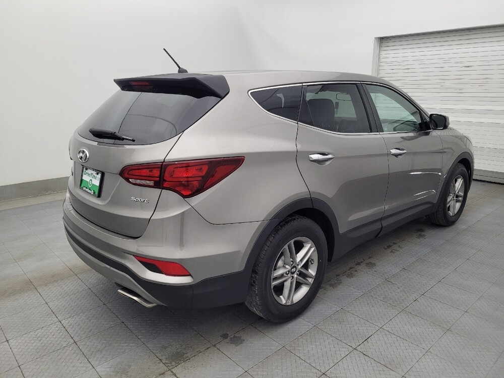 2018 Hyundai Santa Fe in Tampa, FL 33612 - 18051705 9