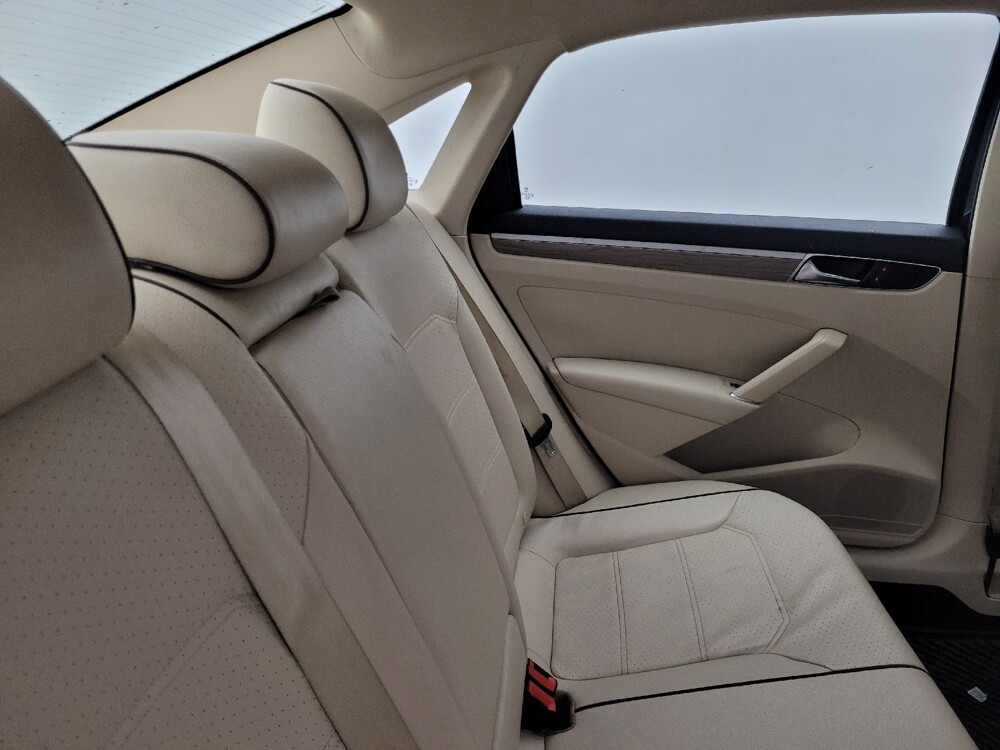 2017 Volkswagen Passat in Fort Myers, FL 33907 - 18051814 19