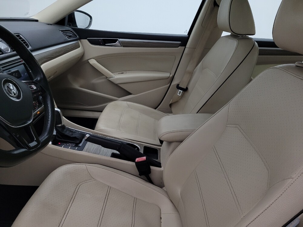 2017 Volkswagen Passat in Fort Myers, FL 33907 - 18051814 17