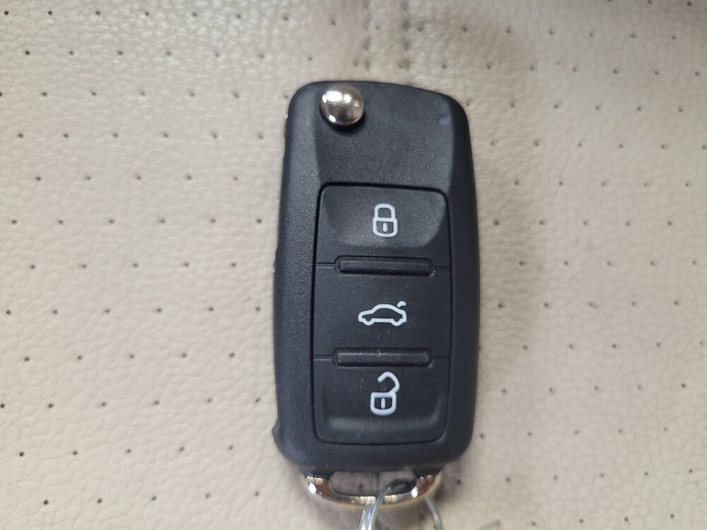 2017 Volkswagen Passat in Fort Myers, FL 33907 - 18051814 32