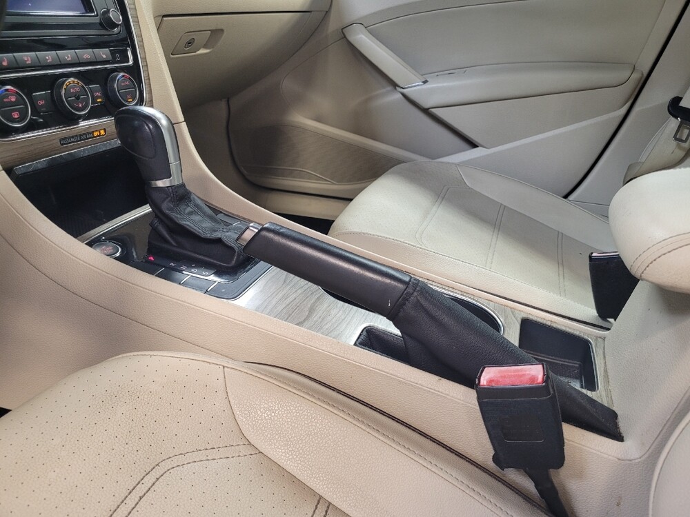 2017 Volkswagen Passat in Fort Myers, FL 33907 - 18051814 26