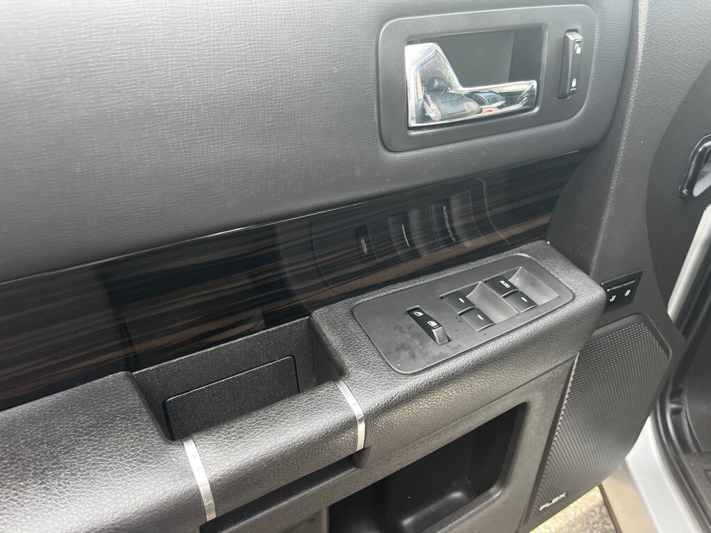 2014 Ford Flex in Fairview, PA 16415 - 18052115 9