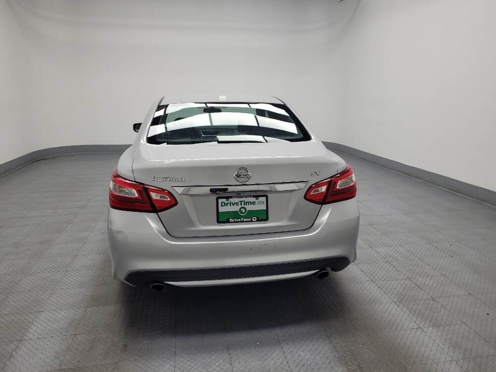 2017 Nissan Altima in Glendale, AZ 85301 - 18052218 6