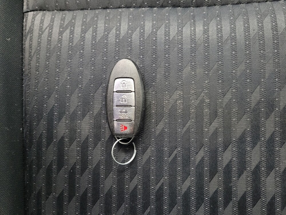 2017 Nissan Altima in Glendale, AZ 85301 - 18052218 32