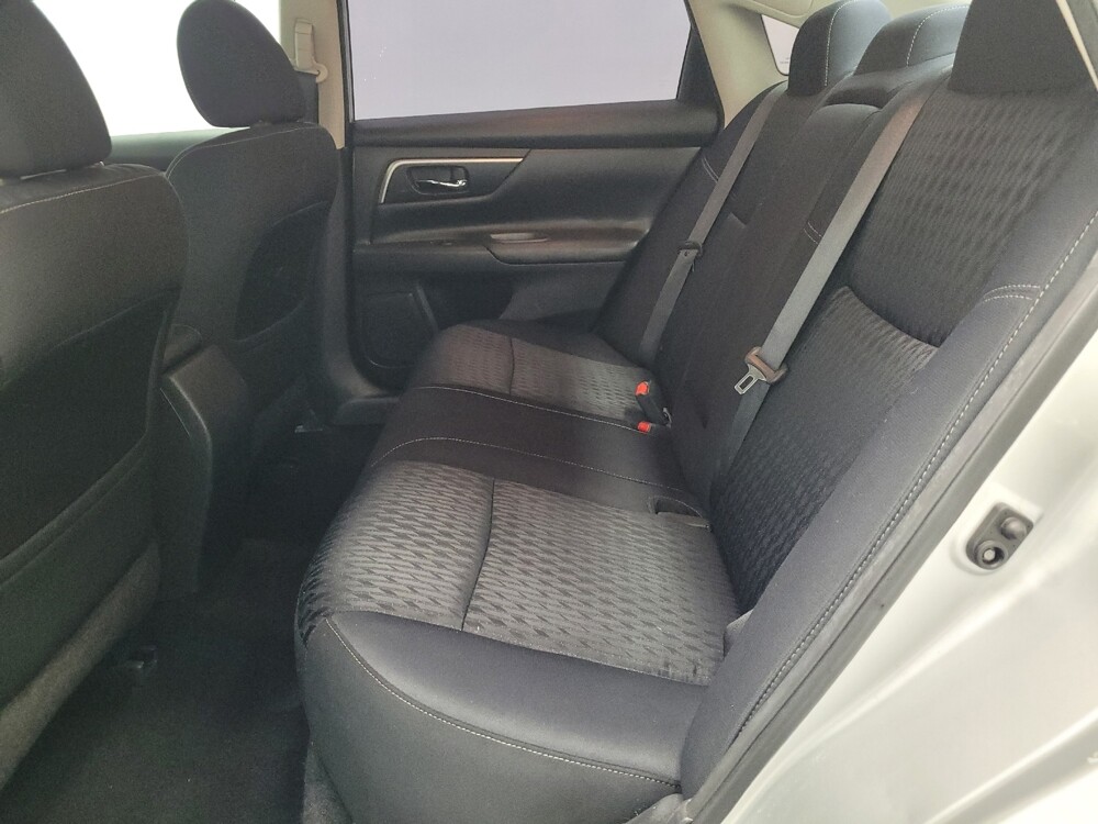 2017 Nissan Altima in Glendale, AZ 85301 - 18052218 18