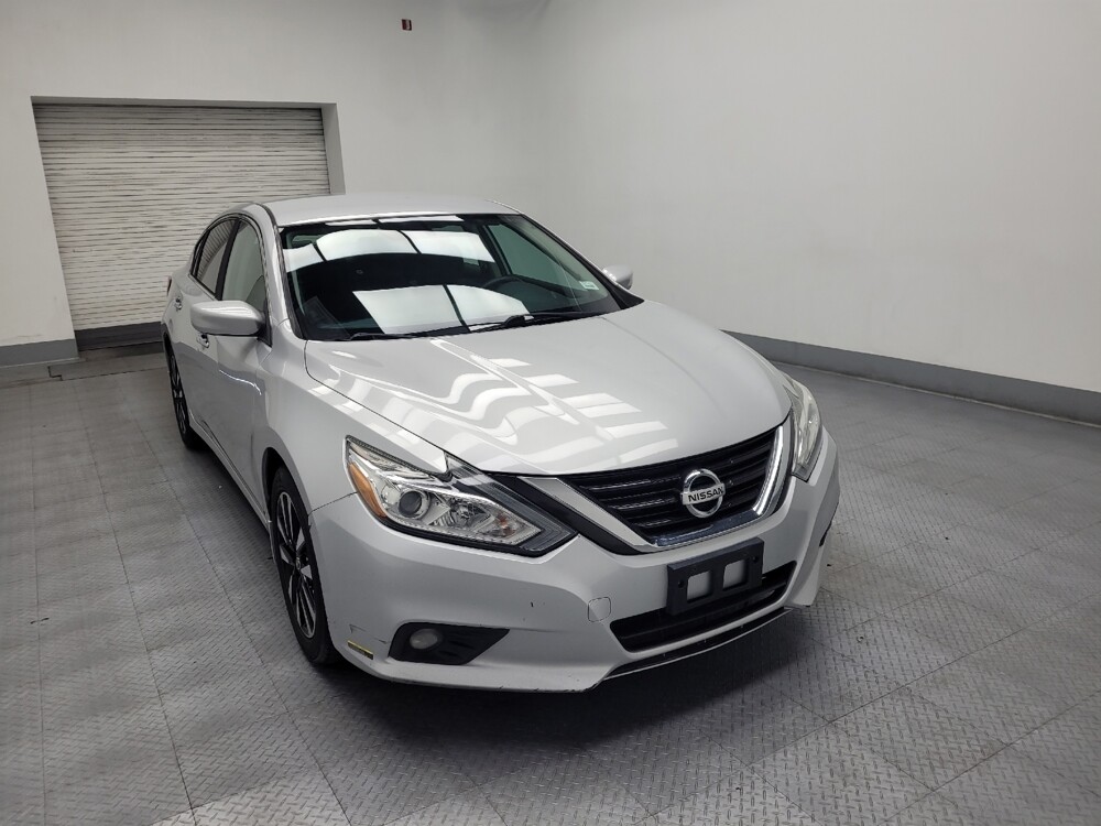 2017 Nissan Altima in Glendale, AZ 85301 - 18052218 13