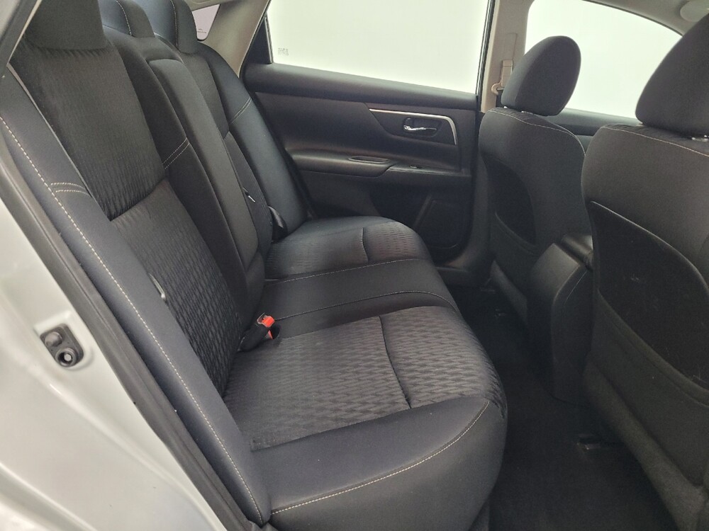 2017 Nissan Altima in Glendale, AZ 85301 - 18052218 19