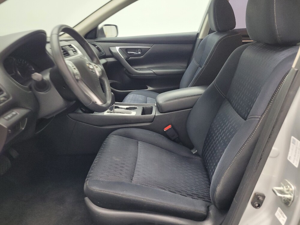 2017 Nissan Altima in Glendale, AZ 85301 - 18052218 17