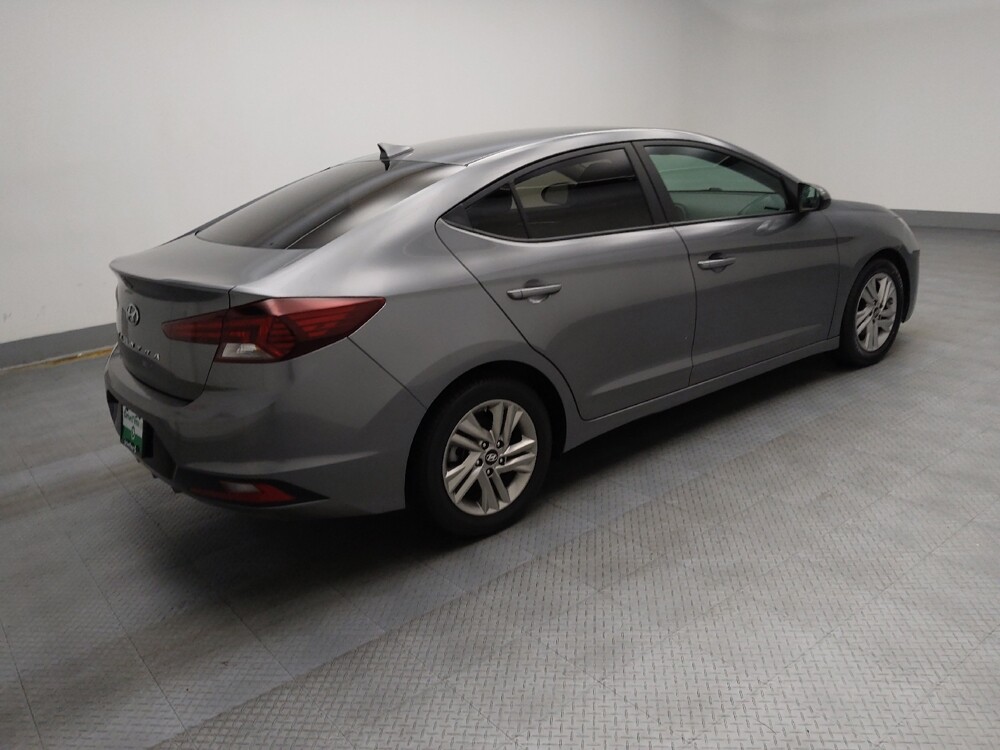 2019 Hyundai Elantra in Des Moines, IA 50310 - 18052368 10
