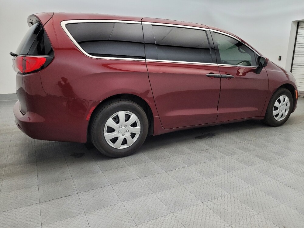 2021 Chrysler Voyager in Albuquerque, NM 87123 - 18052385 10