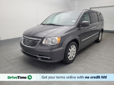 2016 Chrysler Town & Country in Topeka, KS 66611