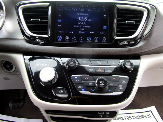 2017 Chrysler Pacifica in Tampa, FL 33604-6914 - 18052574 5