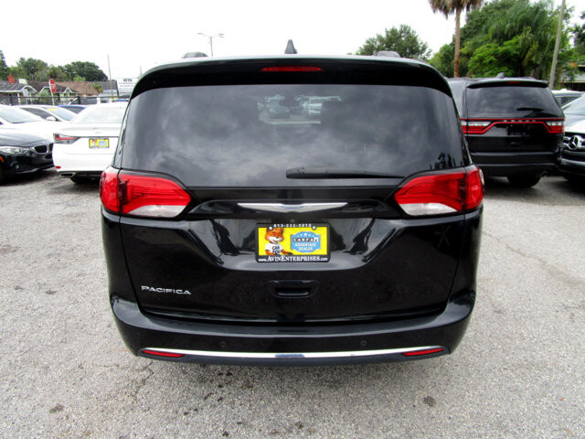 2017 Chrysler Pacifica in Tampa, FL 33604-6914 - 18052574 24