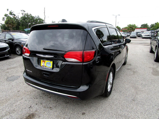 2017 Chrysler Pacifica in Tampa, FL 33604-6914 - 18052574 23