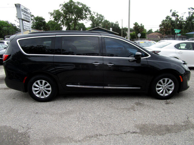 2017 Chrysler Pacifica in Tampa, FL 33604-6914 - 18052574 30