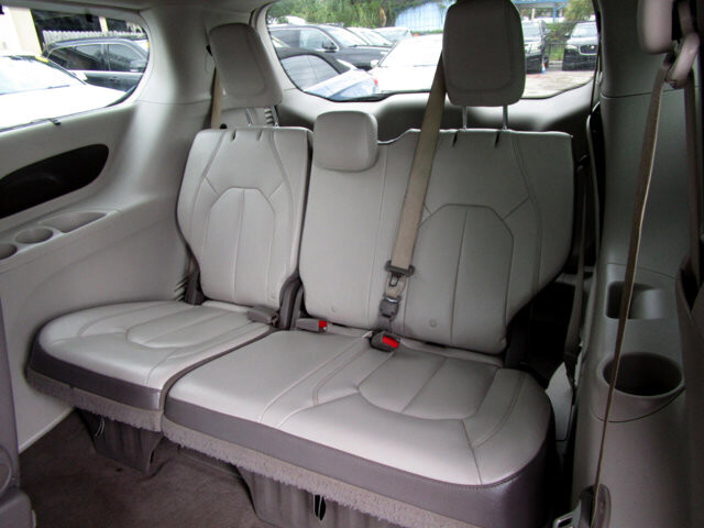 2017 Chrysler Pacifica in Tampa, FL 33604-6914 - 18052574 13