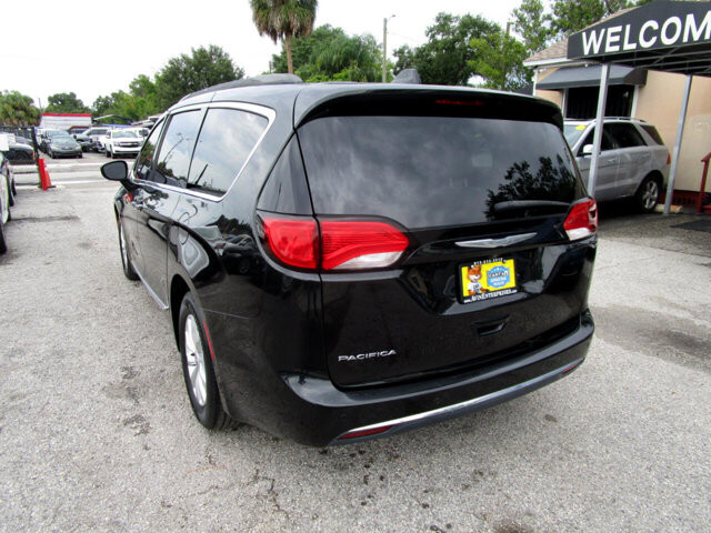 2017 Chrysler Pacifica in Tampa, FL 33604-6914 - 18052574 29